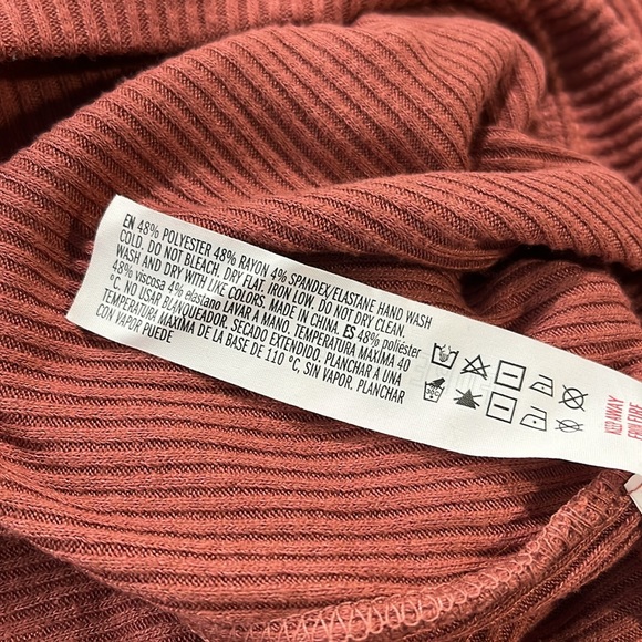 FOREVER 21 Women's Pajama Shortie Romper Long Sleeves Rosy Mauve-Large - Picture 4 of 4